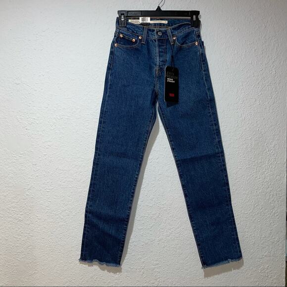 Levi’s Women’s Wedgie Straight Fit Jean Below The Belt Medium Wash Raw Hem - Picture 3 of 8